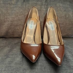 Steve Madden size 8 brown pumps